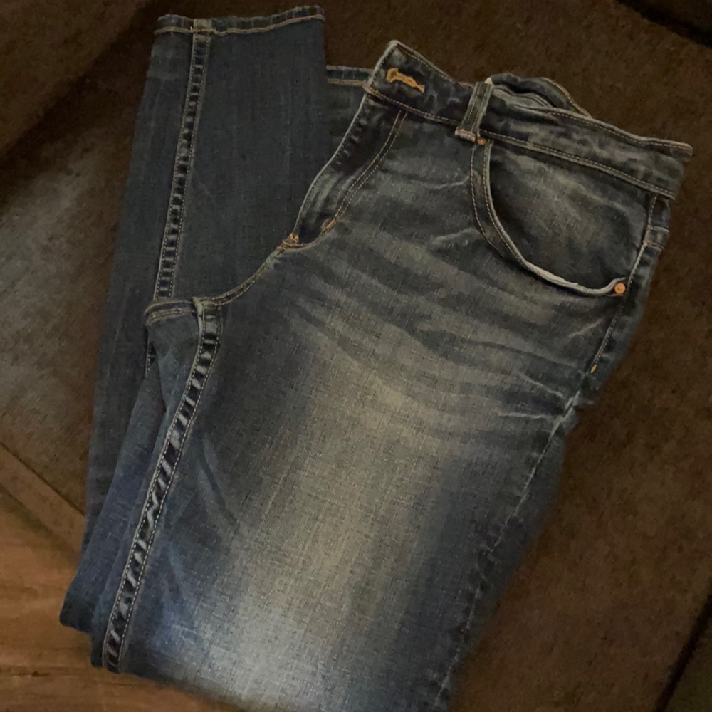Buckle jeans